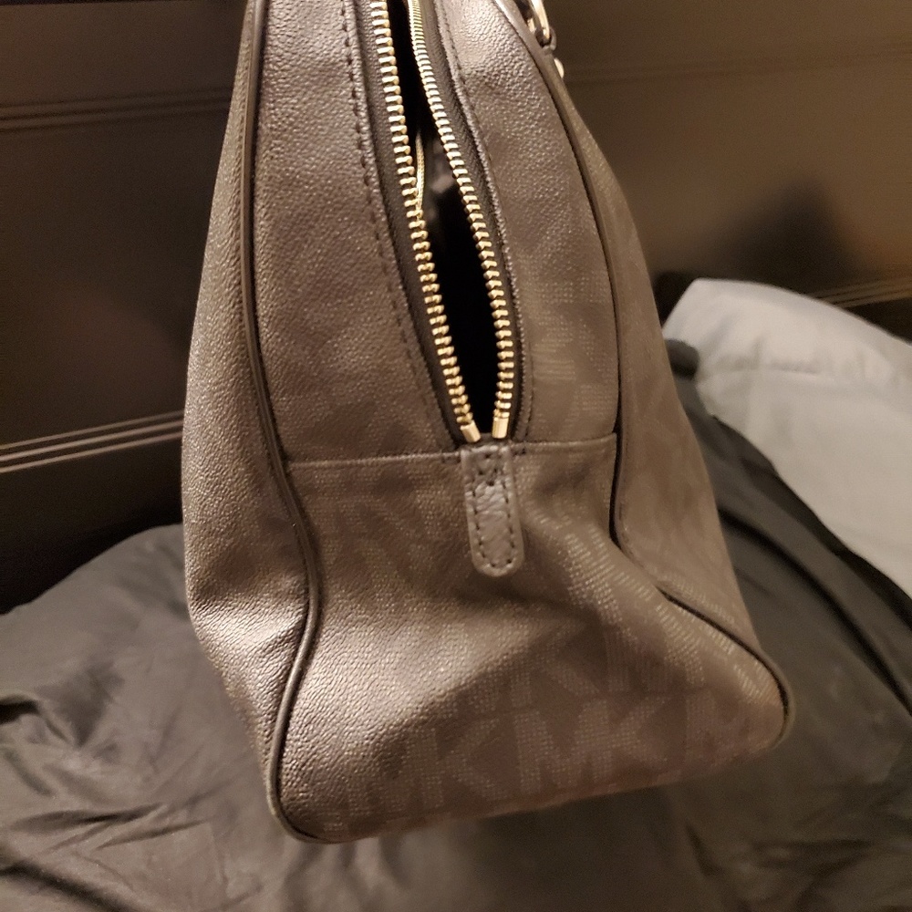 Purse - Picture 2 of 7